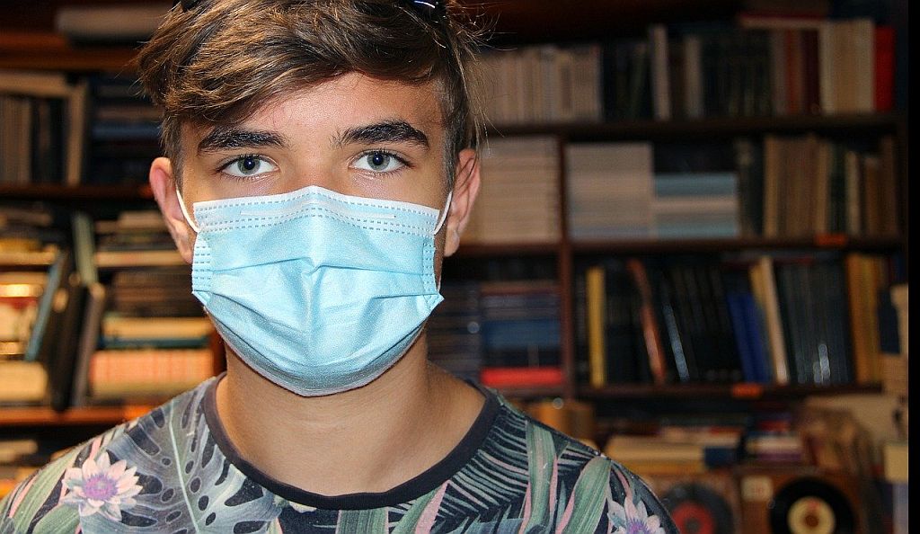 210625-Student-mit-Maske-Pixabay-Alexandra-Koch-5563683_1024