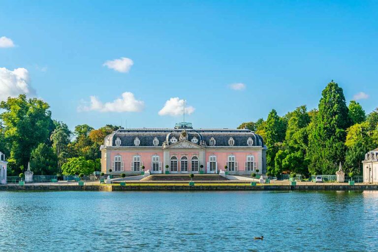 Schloss Benrath, Foto: Adobe Stock