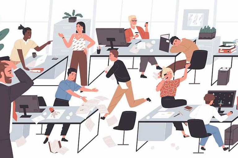 Chaos im Klassenraum, Foto: Adobe Stock
