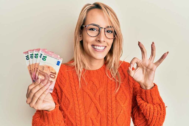 Geld, Foto: Adobe Stock