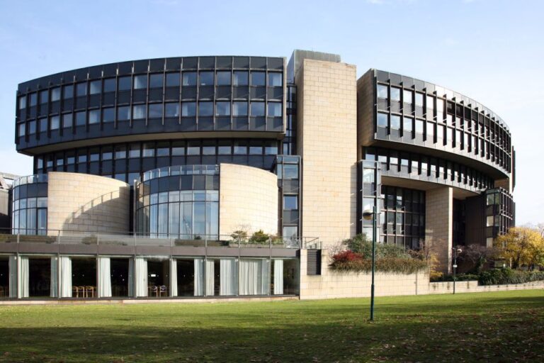 Landtagsgebäude in Düsseldorf, Foto: Adobe Stock