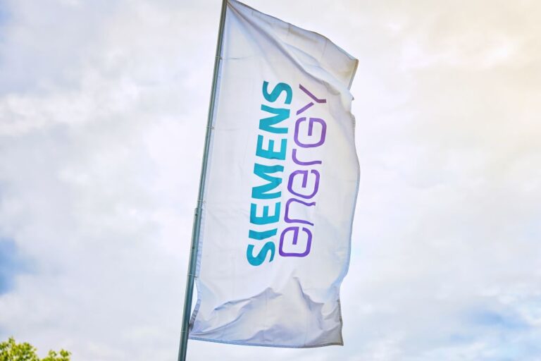 Siemens Energy flag, Foto: AdobeStock