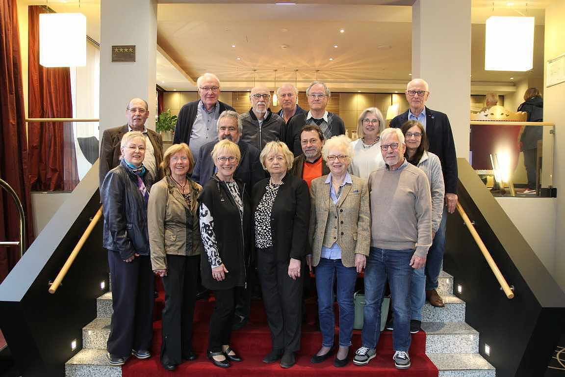 VDR-2023-Seminarteilnehmer mit Christa Nicklas (v. Mitte)