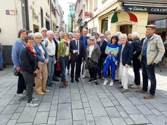 Csm Exkursion 190523 Duesseldorf 1024 01 Gruppe Mit Buergermeister Geisel 5babd9720e